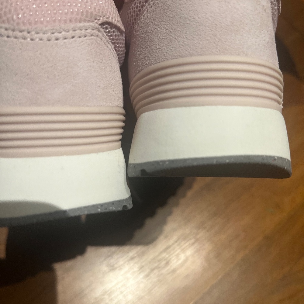 Shoes - Picture 5 of 5
